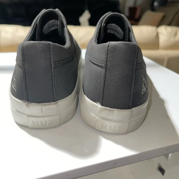 Dylan Huff like new shoes 6.5 - Picture 6 of 10